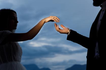 Alexandru &V ictoria