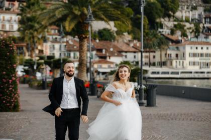 Alexandru &V ictoria