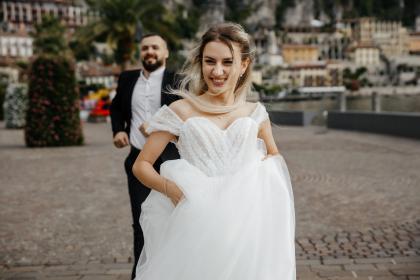 Alexandru &V ictoria