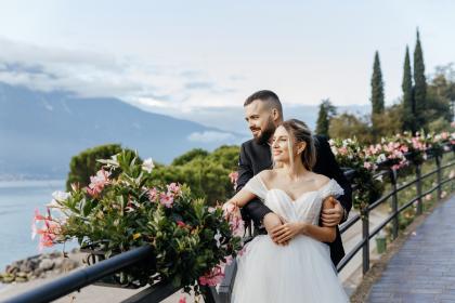 Alexandru &V ictoria