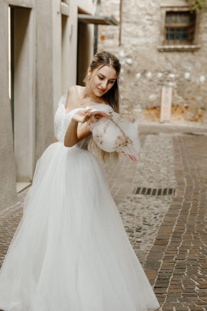 Alexandru &V ictoria