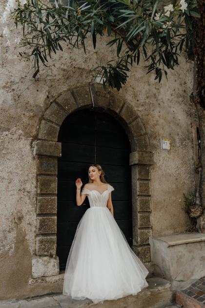 Alexandru &V ictoria