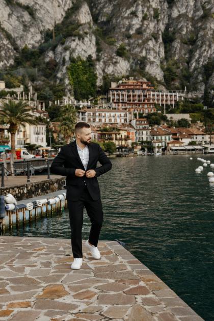 Alexandru &V ictoria