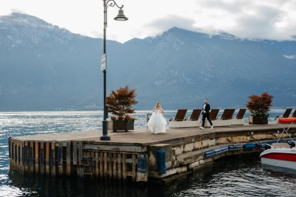 Alexandru &V ictoria