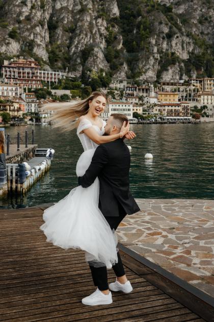 Alexandru &V ictoria