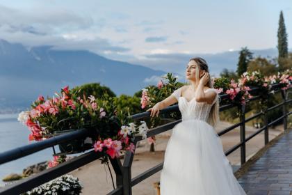 Alexandru &V ictoria