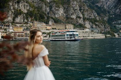 Alexandru &V ictoria