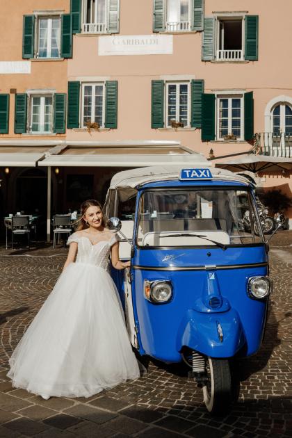 Alexandru &V ictoria