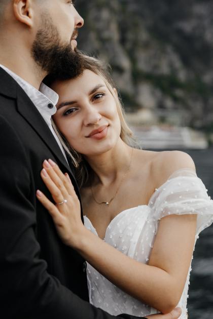 Alexandru &V ictoria