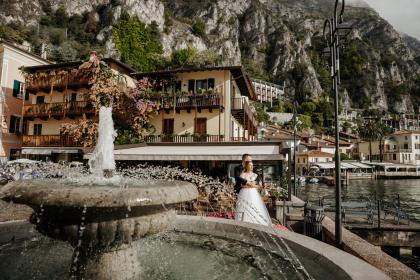 Alexandru &V ictoria