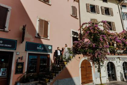 Alexandru &V ictoria