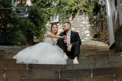 Alexandru &V ictoria