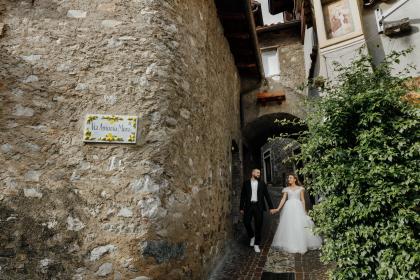 Alexandru &V ictoria