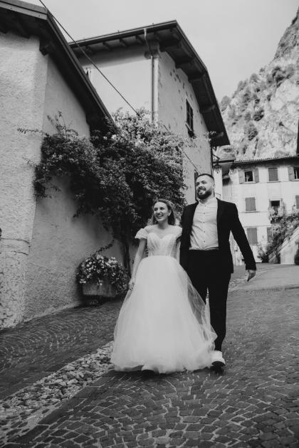 Alexandru &V ictoria