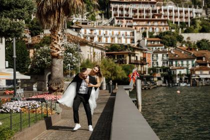 Alexandru &V ictoria