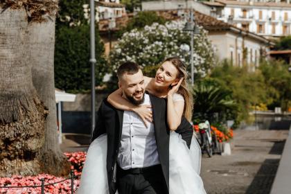 Alexandru &V ictoria